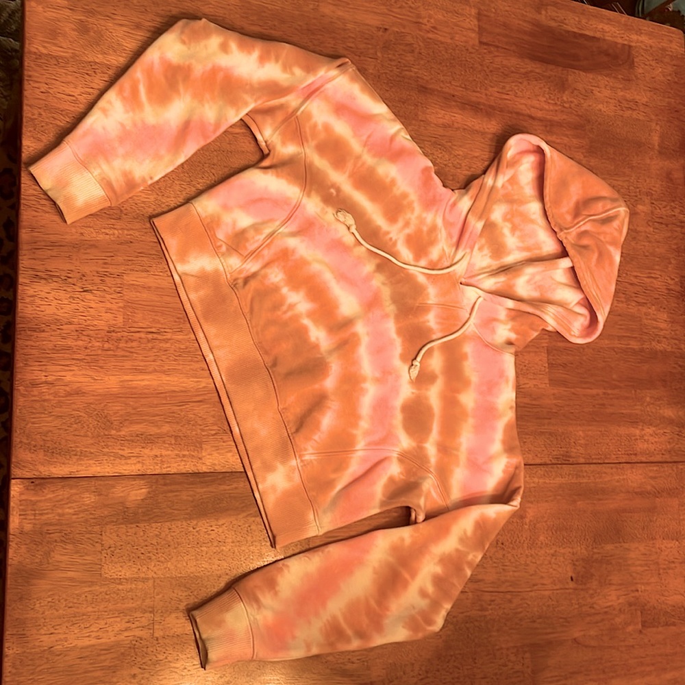 Size small hoodie tie dye from Aeropostale. Drawstring & functional tie